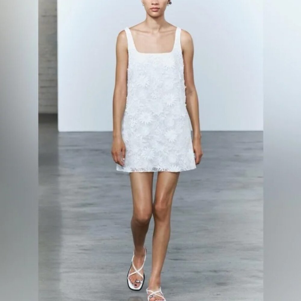Zara Collection Embroidered Flower Applique Shift Mini Dress 4786/244/251